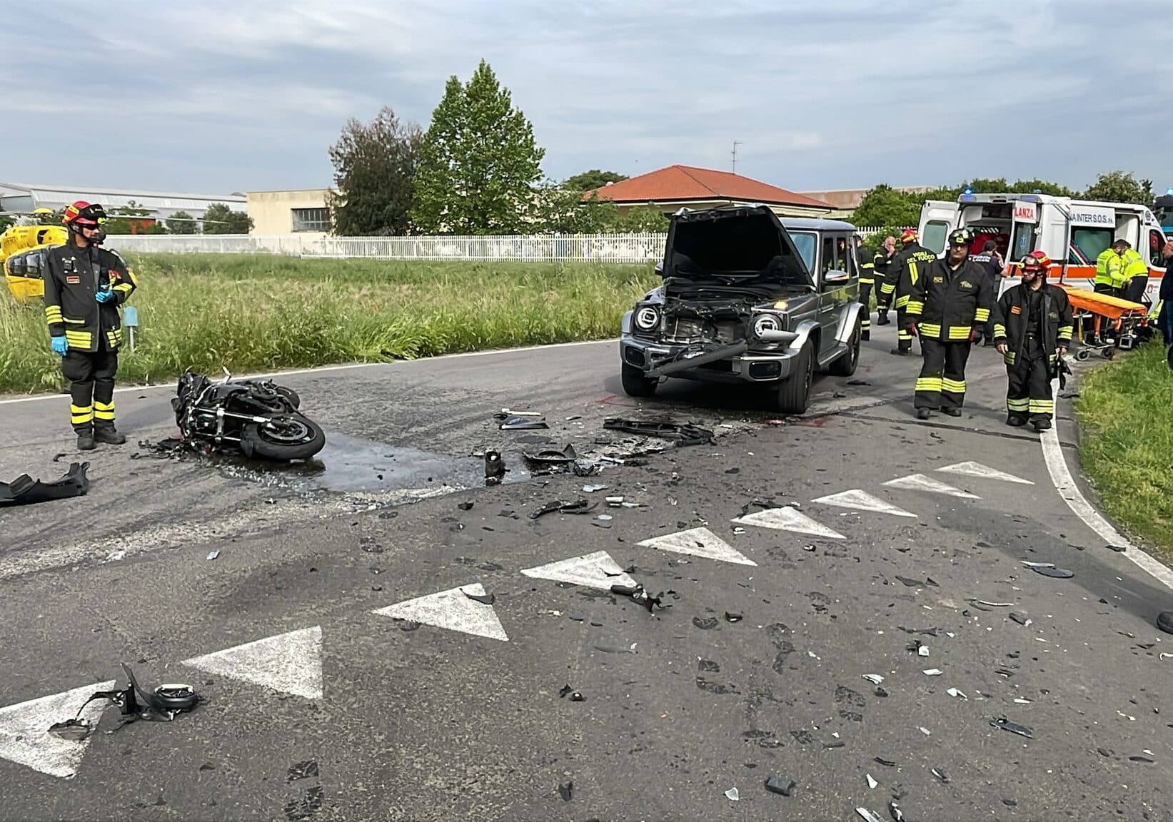 Robecco sul Naviglio: violento scontro auto – moto, motociclista gravissimo al Niguarda