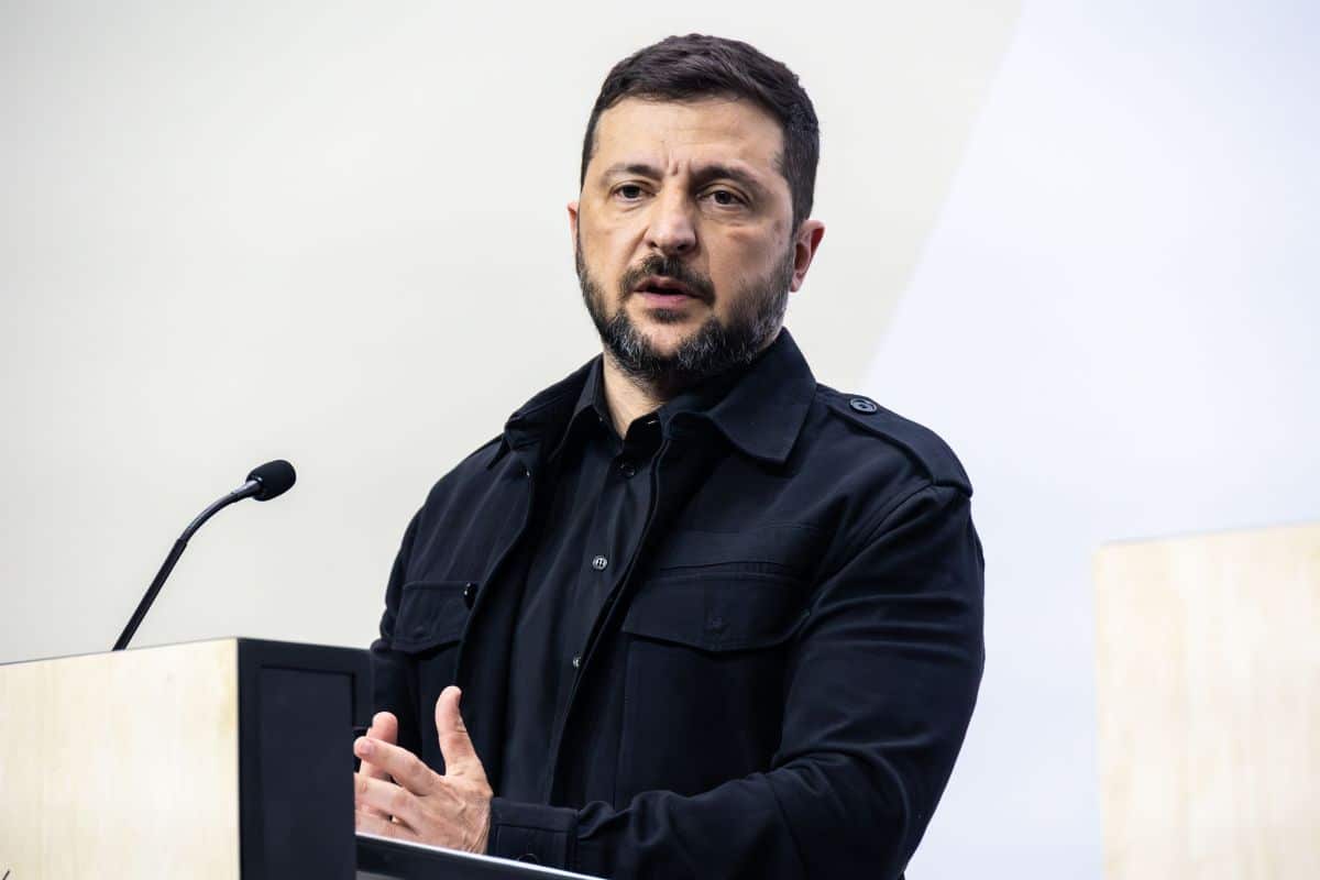 Ucraina, Zelensky “Attività insolita al confine bielorusso, se serve reagiremo”