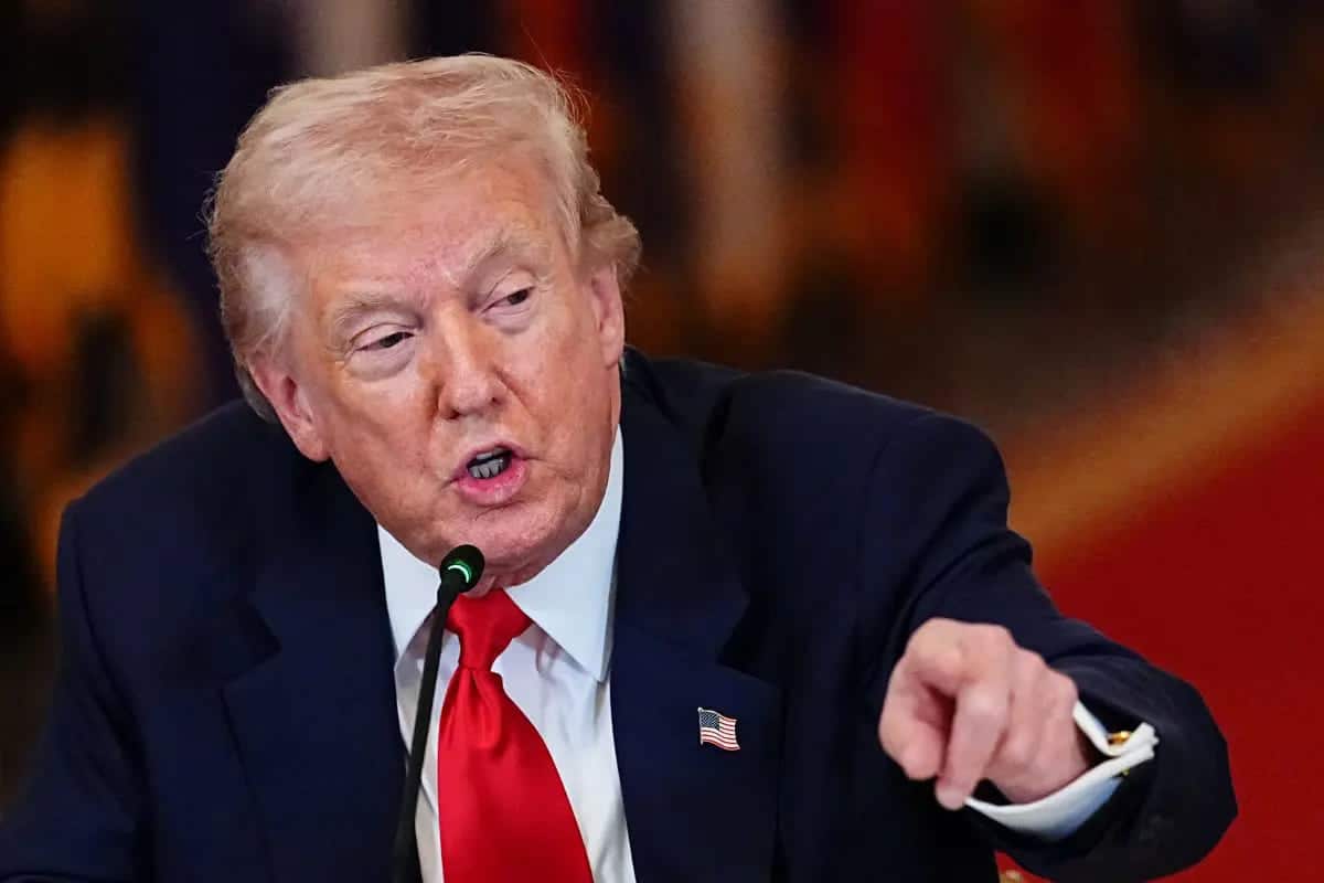 Iran, Trump “L’uranio va consegnato o distrutto sul posto”.  Intanto Usa colpiscono sito missili e navi iraniane in autodifesa