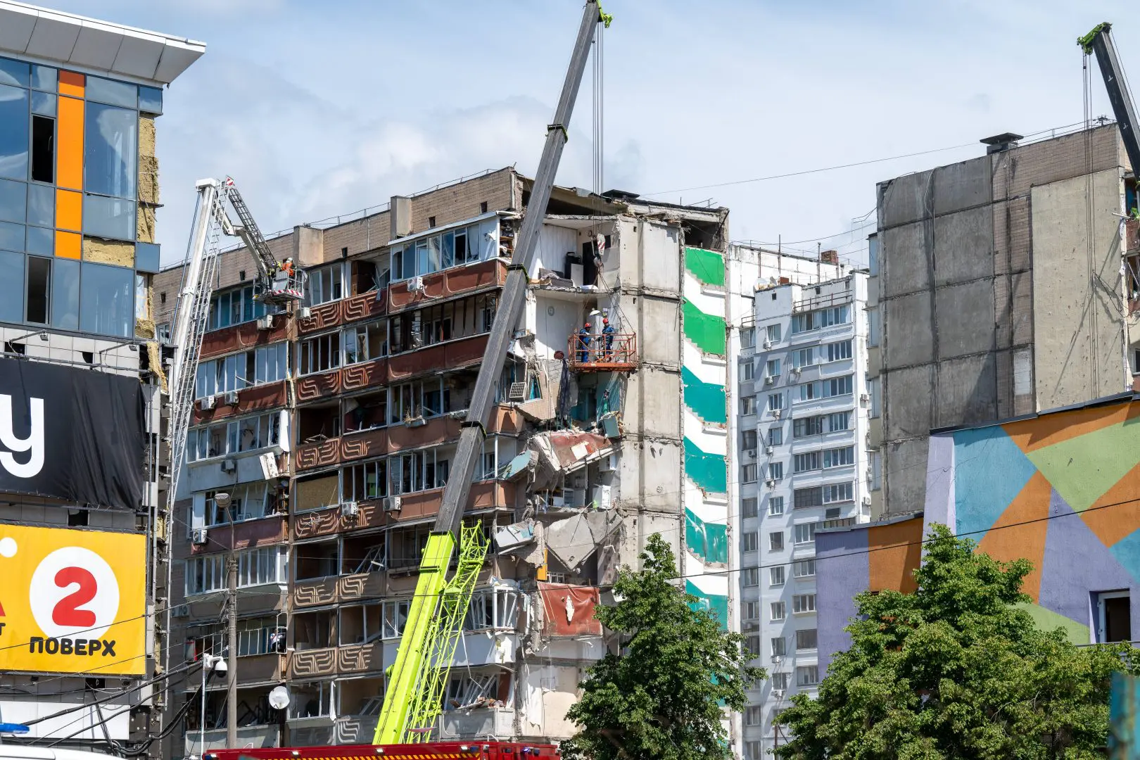 Un drone russo colpisce un edificio in Romania, 2 feriti. La condanna della Nato: “Mosca irresponsabile”