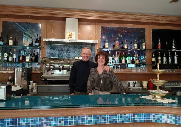 Magenta, dopo quasi un secolo chiude il ‘Cadinin’: storico bar tabacchi simbolo della città