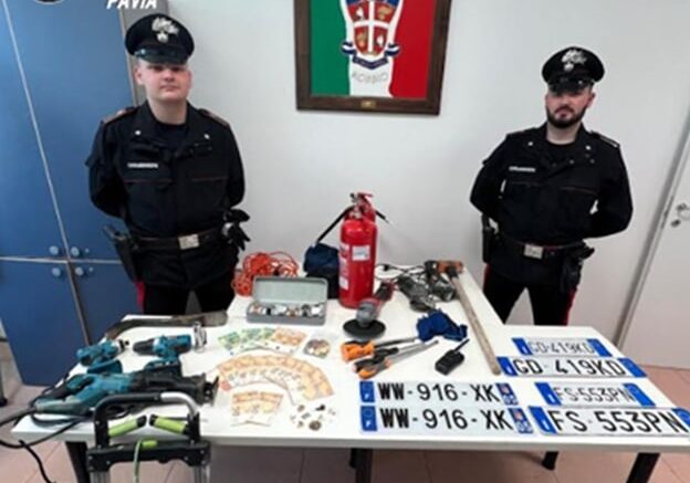 Castello d’Agogna, fuggono all’alt della Polizia locale: intercettati dai Carabinieri in campagna