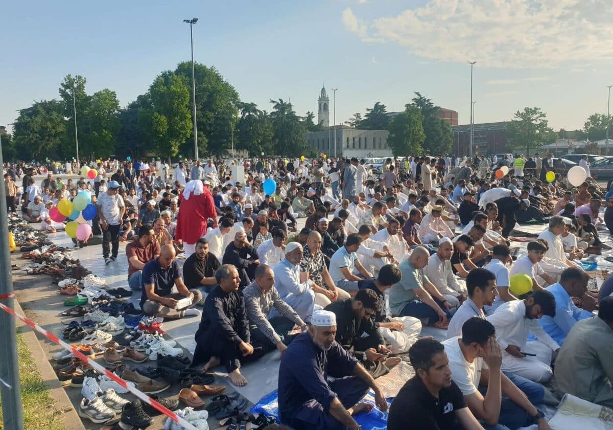 Magenta, in mille in piazza Arrigo VII per la Festa del Sacrificio: “Segno di fratellanza e dialogo”