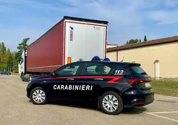 Pavia: minaccia di darsi fuoco se non ricevuto da azienda, interviene negoziato