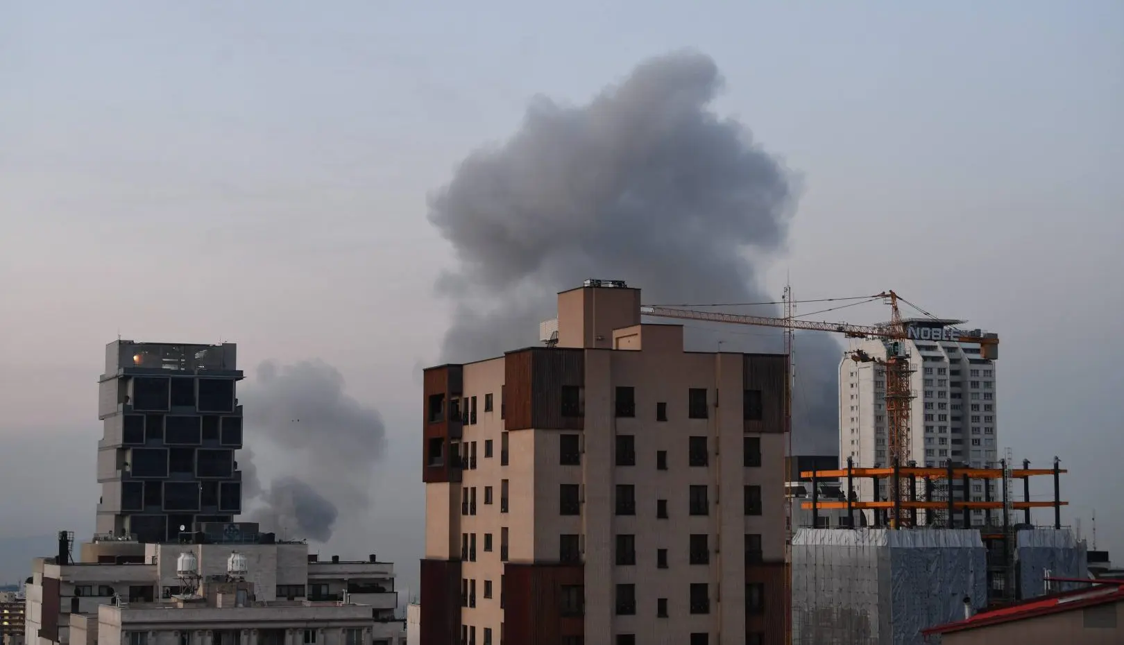 Nuovi attacchi incrociati tra Israele e Iran. Trump aveva chiesto a Netanyahu di non reagire ai missili di Teheran
