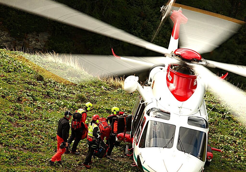 Montagna: scivola in zona impervia a Ferrera di Varese, recuperata 48enne