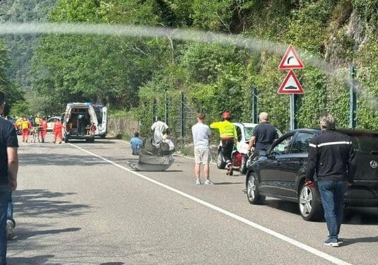 Auto travolge 5 pedoni nel Varesotto, morta 17enne e 4 feriti gravi