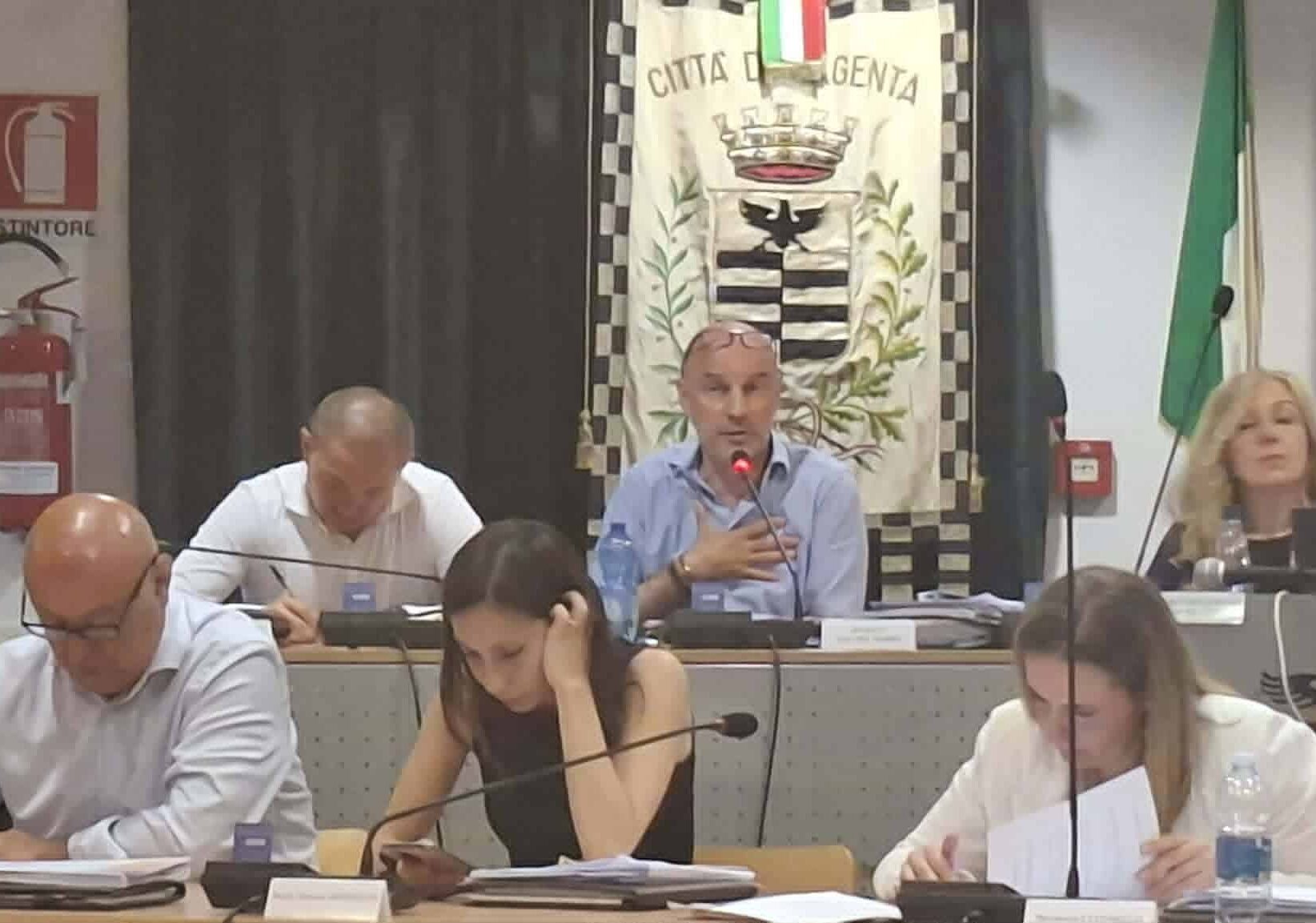 Magenta e Data Center, alle 21.30 si apre il dibattito. Del Gobbo: garantita la massima trasparenza dell’iter progettuale. Consiglio sospeso