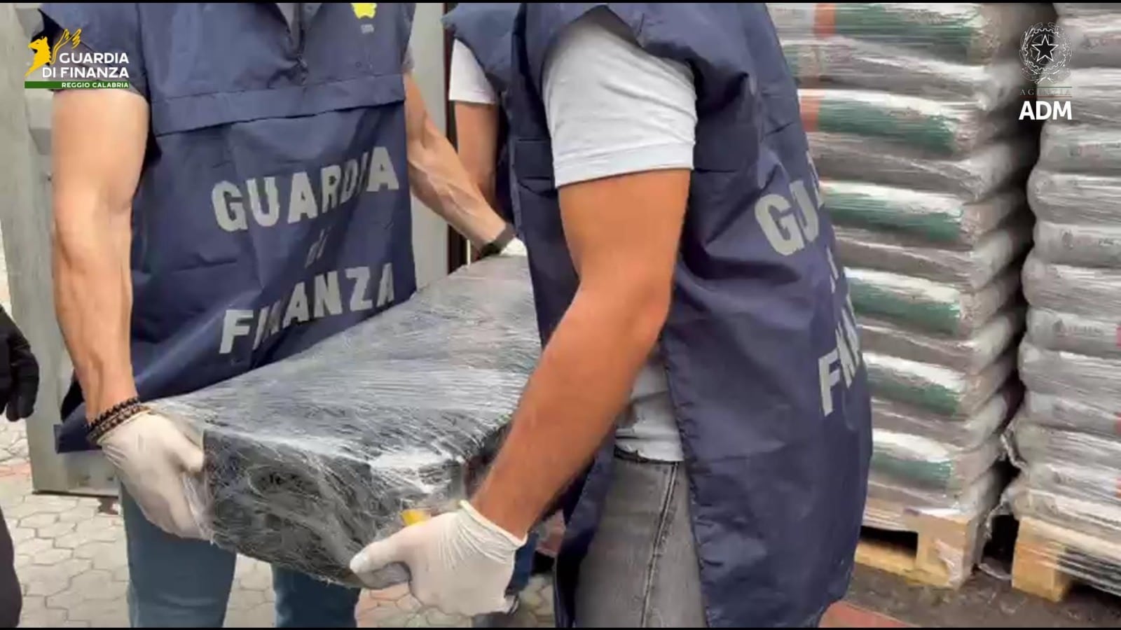 Sequestrati al porto di Gioia Tauro 113 kg di cocaina