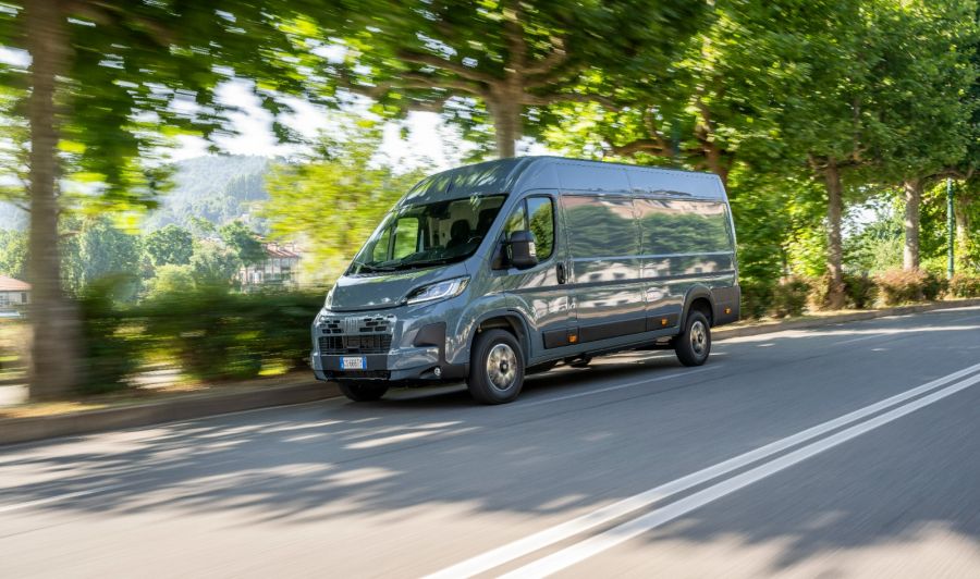Ducato celebra 45 anni, icona della mobilità professionale