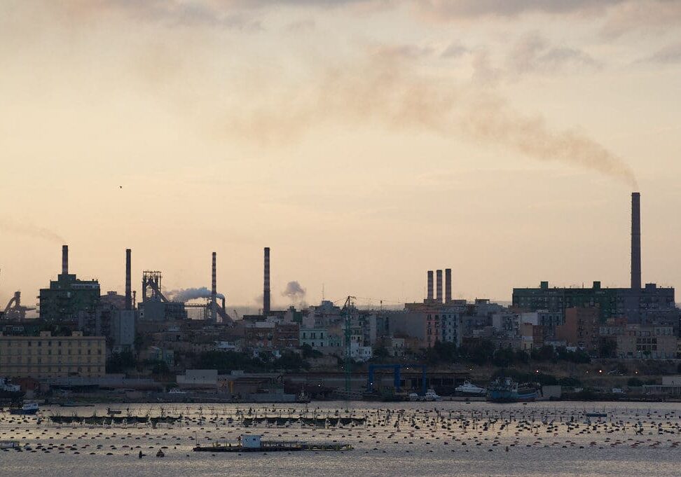 EX ILVA | L’intervento in gamba tesa dei magistrati condanna il futuro dell’acciaieria- di Angelo Colombini