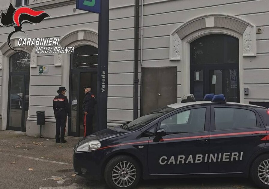 Brianza: ruba merce e aggredisce direttore negozio, arrestato