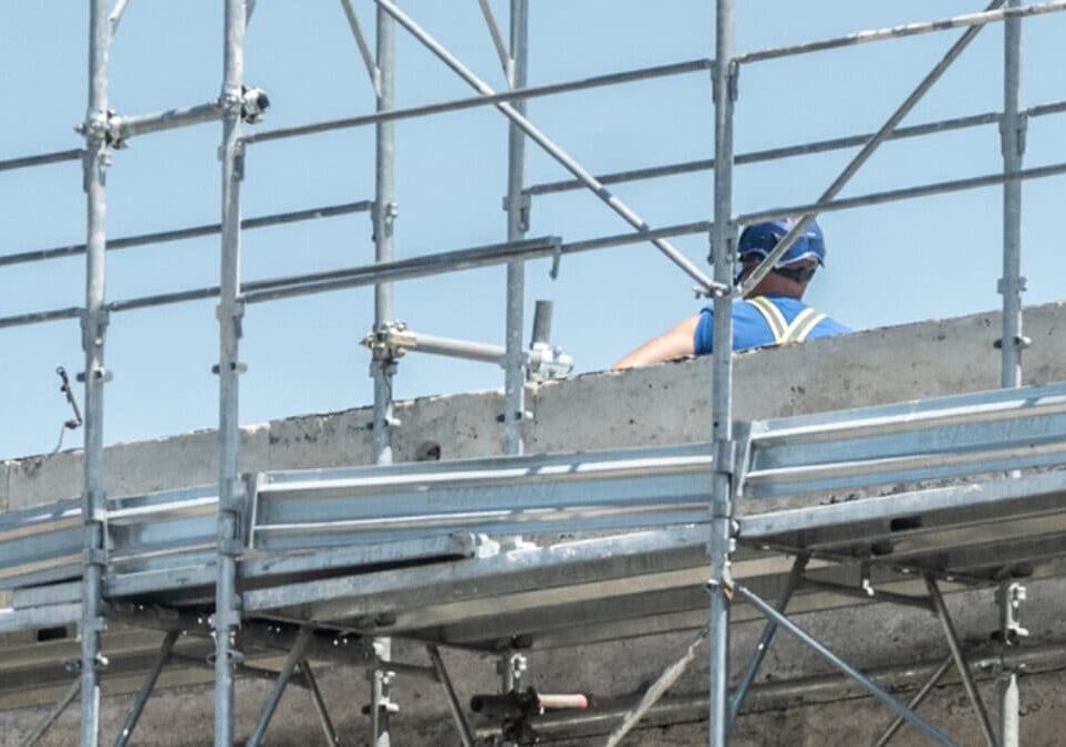 Muore in cantiere nelle ore più calde, indagati datori di lavoro