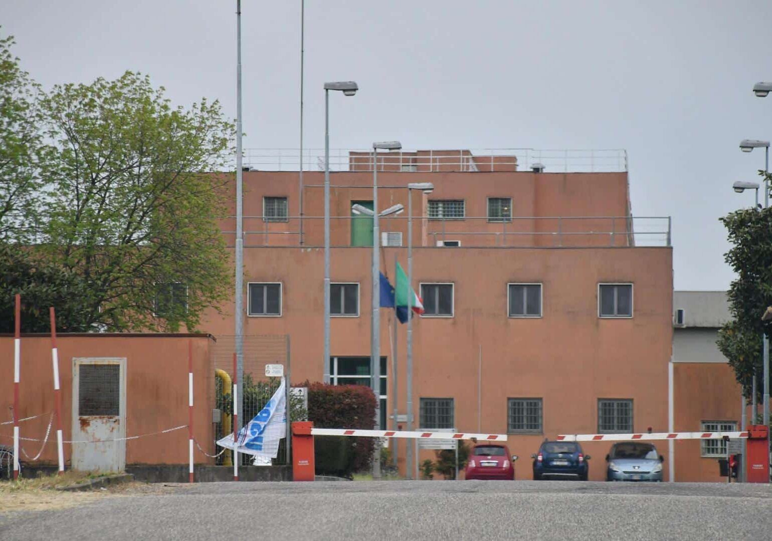 Pavia, aggredito un ispettore della Polizia Penitenziaria: il SAPPE rilancia l’allarme sulla sicurezza