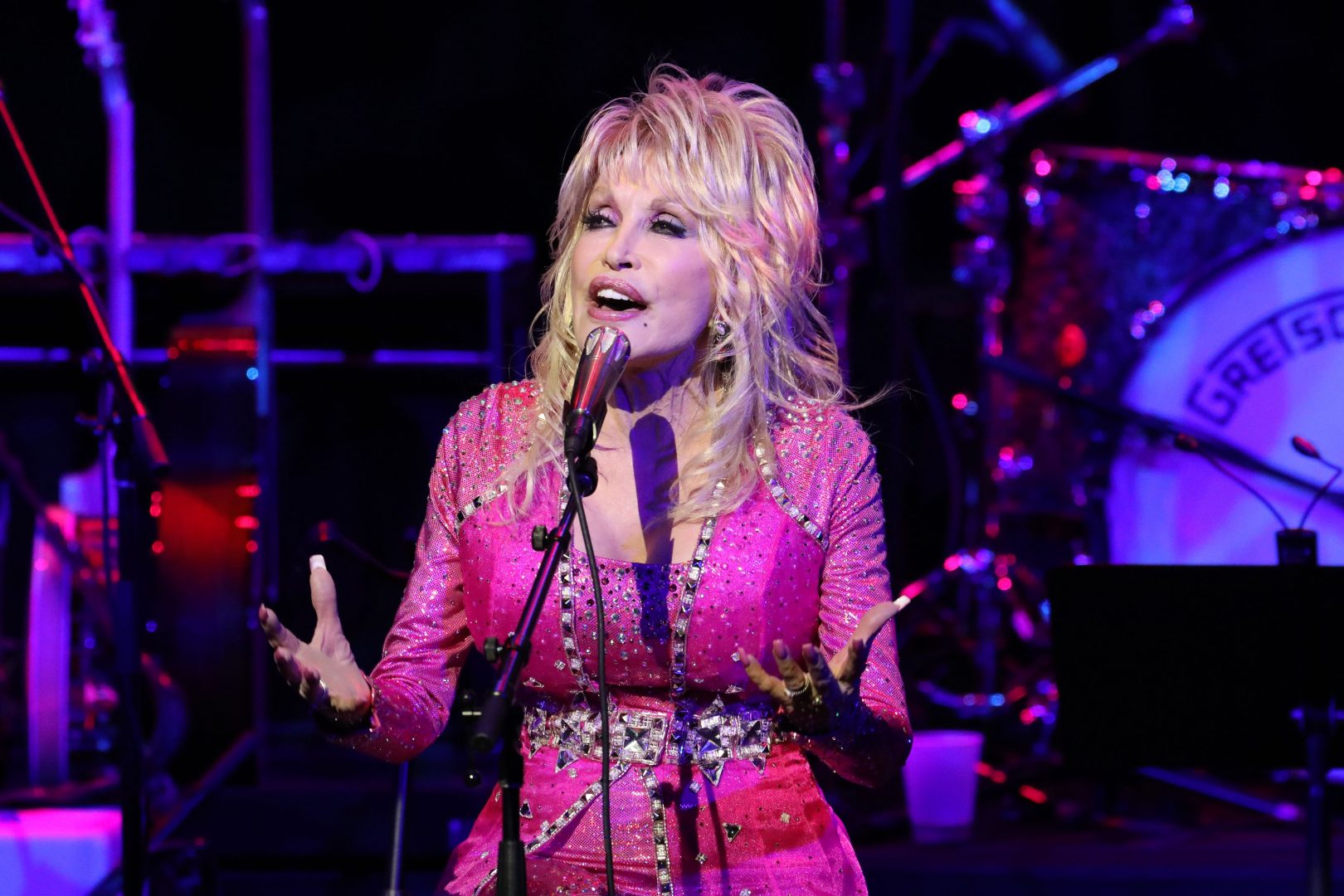È morta a 80 anni Dolly Parton, icona americana e regina del country