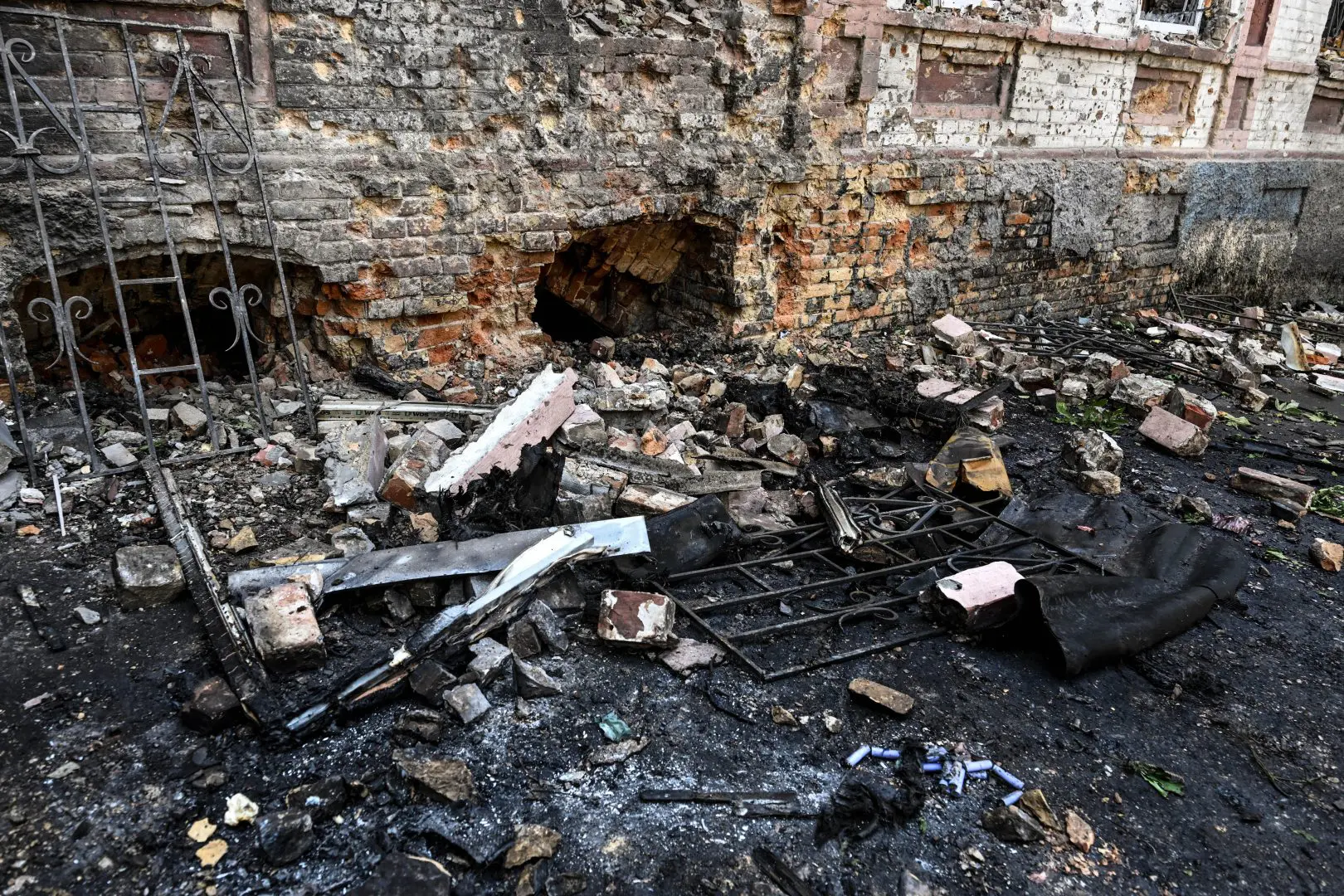 Ucraina, oltre 1000 attacchi russi nella regione di Zaporizhzhia nelle ultime 24 ore: 2 morti e 4 feriti