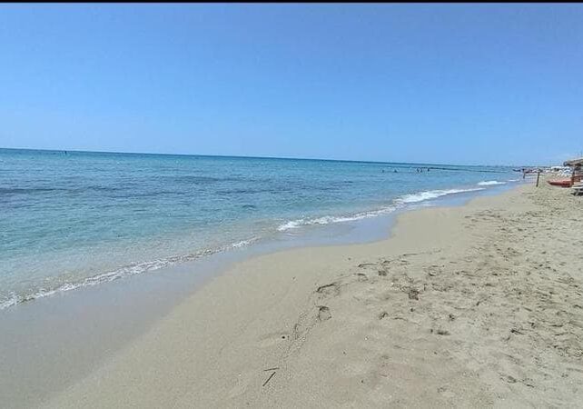 Malore mentre fa il bagno, muore turista milanese in Salento