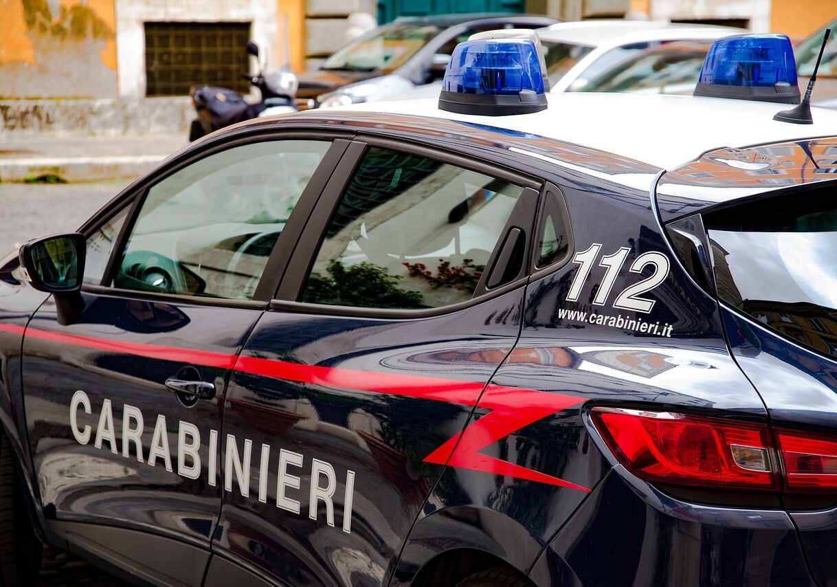 Varese, donna tenta di sottrarre minore da campo estivo