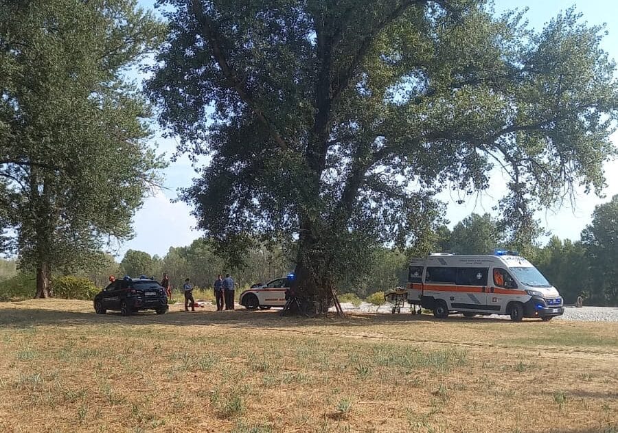 Castelletto di Cuggiono: dramma al Ticino, ragazzo di 20 anni estratto dal fiume in arresto cardiaco