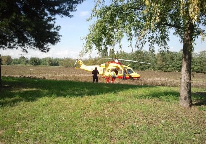 Abbiategrasso: malore per un ciclista lungo l’alzaia del Naviglio a Castelletto, elitrasportato in codice rosso a Rozzano