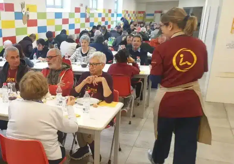 In 200 al Grande pranzo di Ferragosto dell’Opera Cardinal Ferrari di Milano
