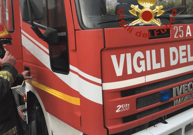 Contenitore radiogeno dimenticato per strada a Milano, scatta allarme Nbcr