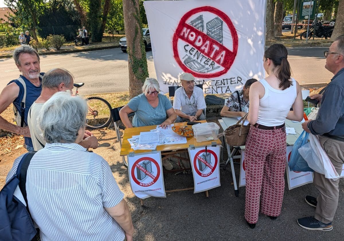 Grande affluenza a Magenta: alle 11 raccolte oltre cento firme al banchetto contro il Data Center durante la Fiera di San Rocco