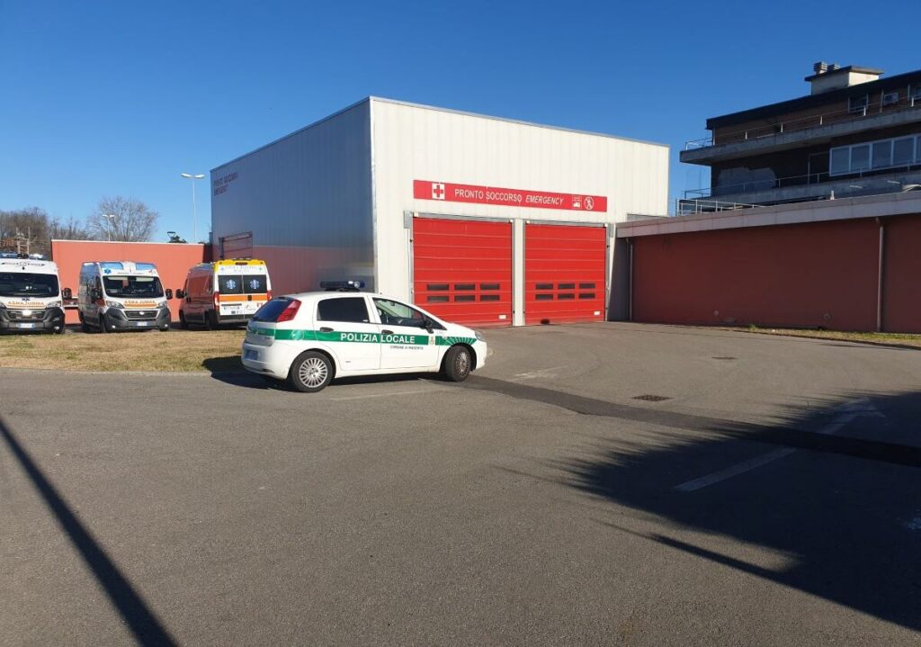 Sedriano, ciclista 39enne investito in via San Massimo: trasportato in codice giallo a Magenta