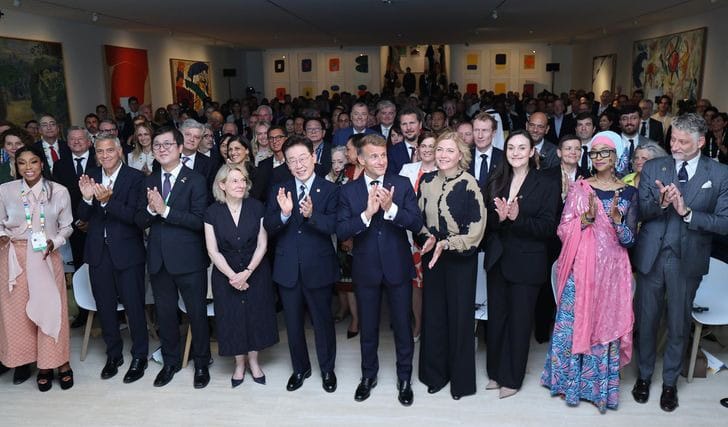 Giuli al Sommet Lumière: “Educare alle immagini per promuovere libertà e creatività”. Firmato accordo di coproduzione cinematografica con la Corea del Sud