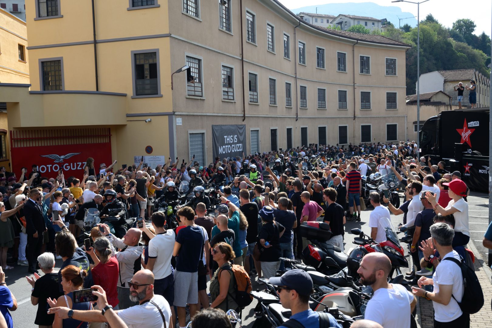 In più di 60 mila a Mandello del Lario per le Giornate Mondiali Moto Guzzi