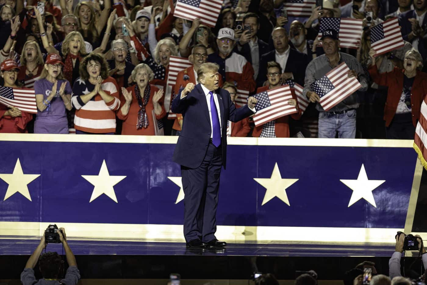 Trump a Dallas guarda alle Midterm: “Fate finta che io sia sulla scheda”