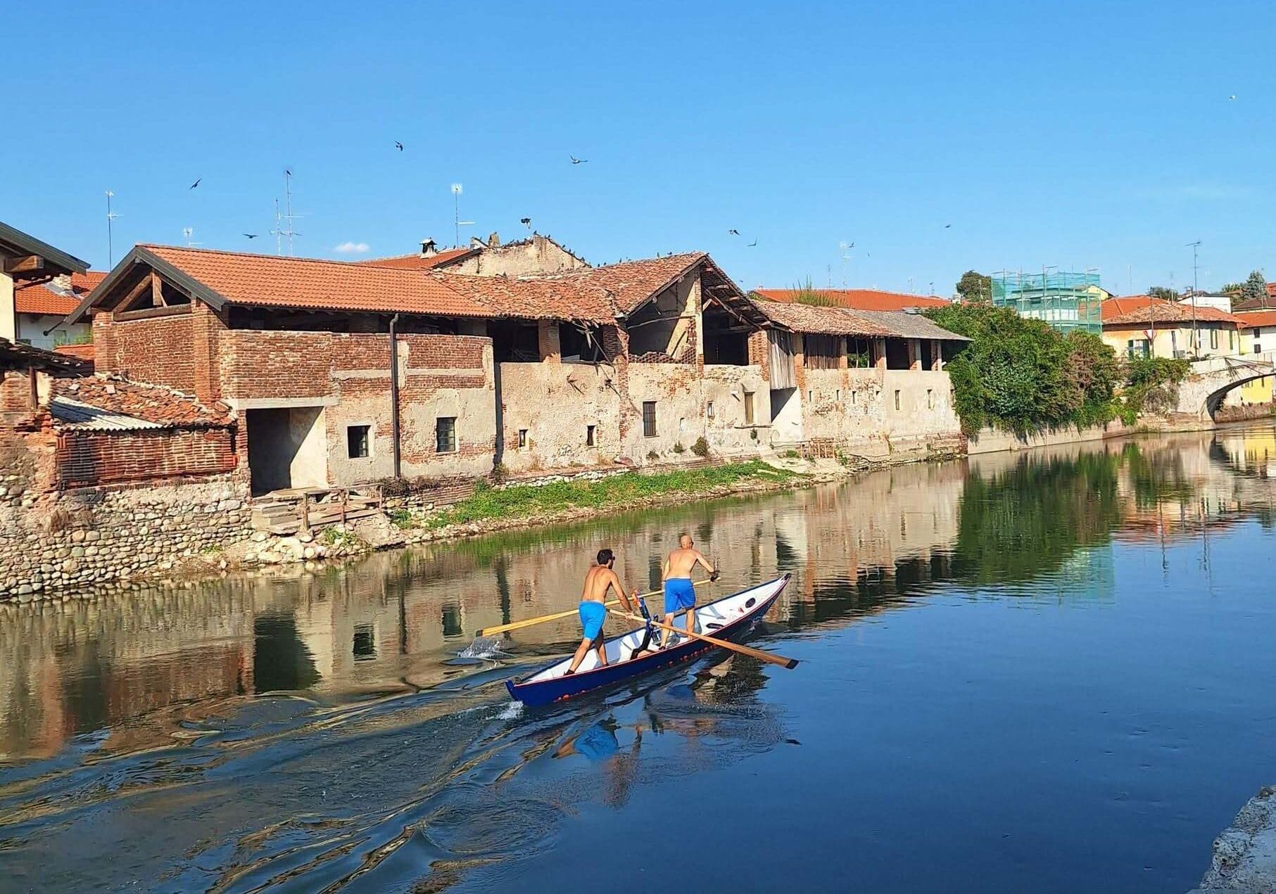 Bernate Ticino: la 41 esima regata storica sul Naviglio Grande entra nel vivo