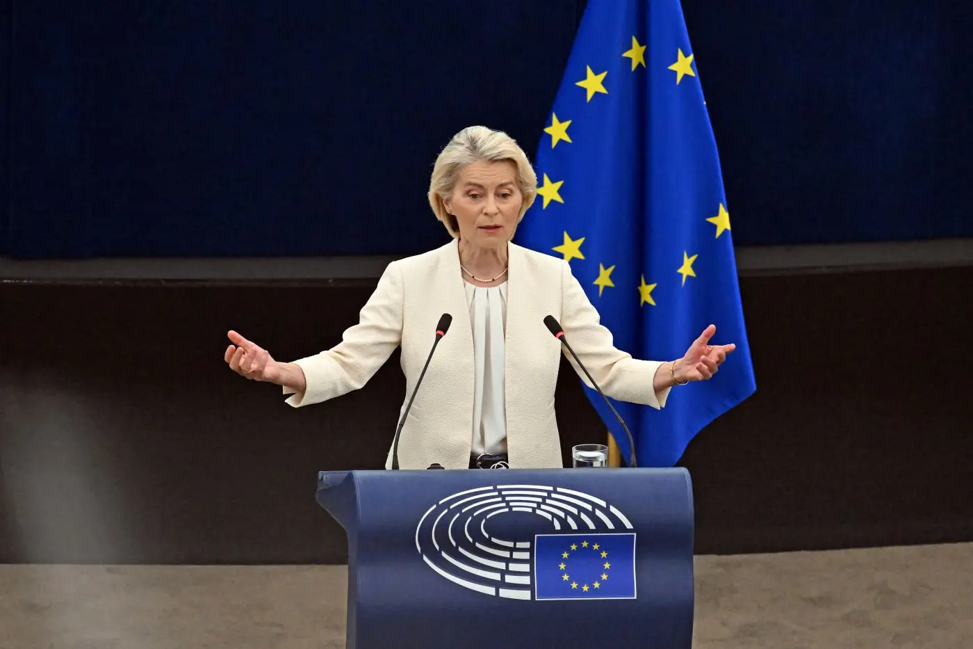 Von der Leyen, il discorso sullo Stato dell’Unione: “La democrazia è minacciata anche dall’interno” / Video