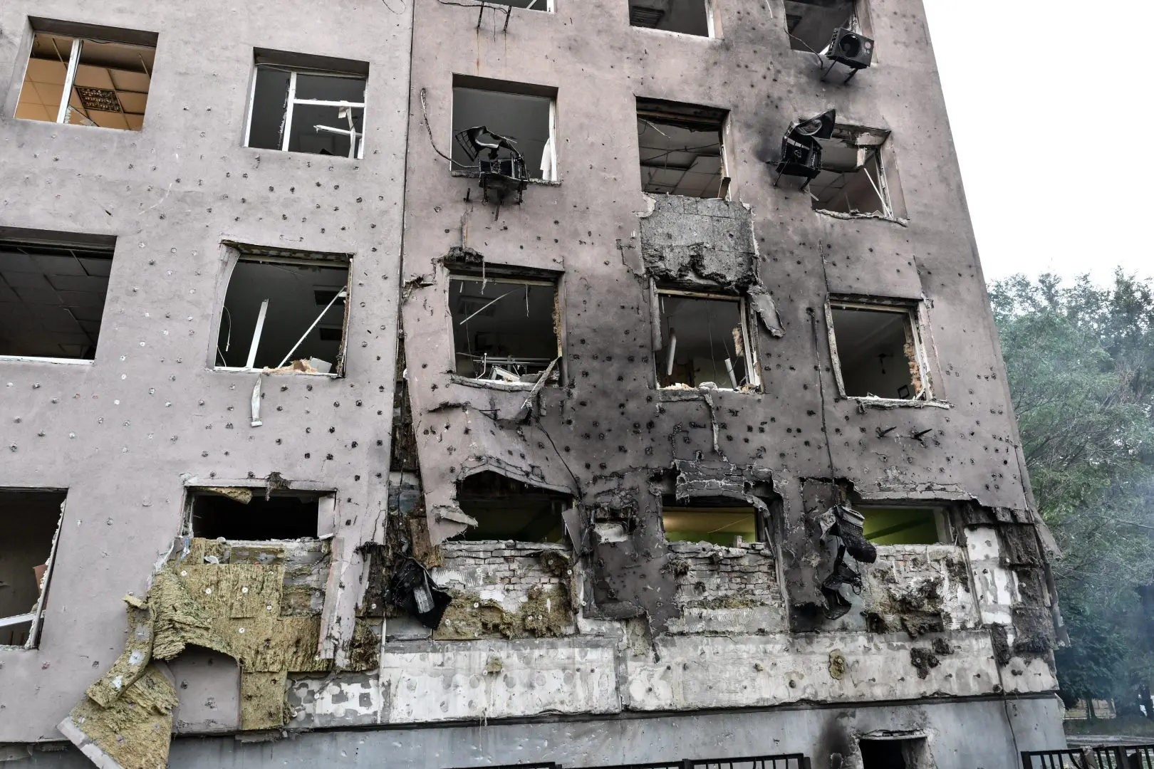 Ucraina, missili e droni su Kiev: due morti