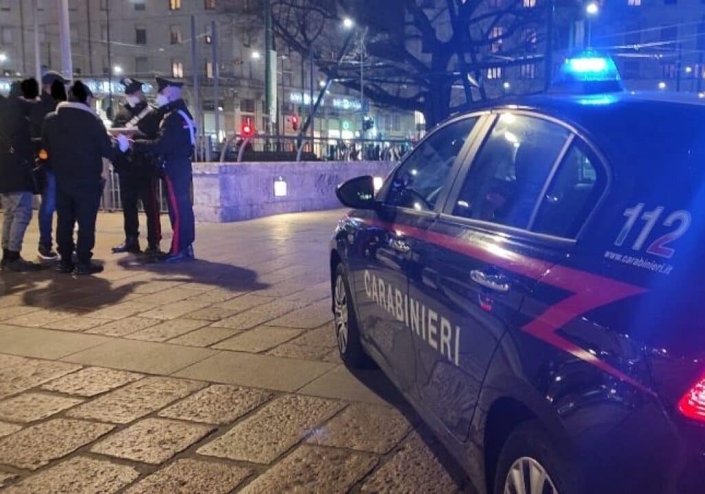 Milano: controlli in zona movida, identificate 295 persone
